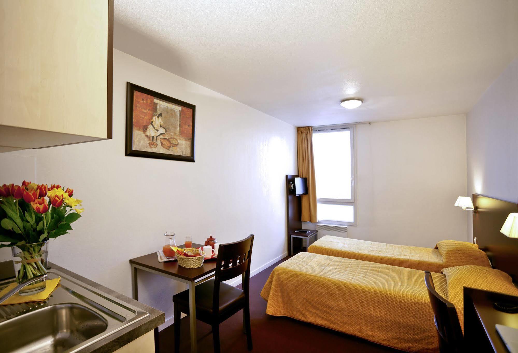 Aparthotel Adagio Access Paris Saint-Denis Pleyel Exterior photo